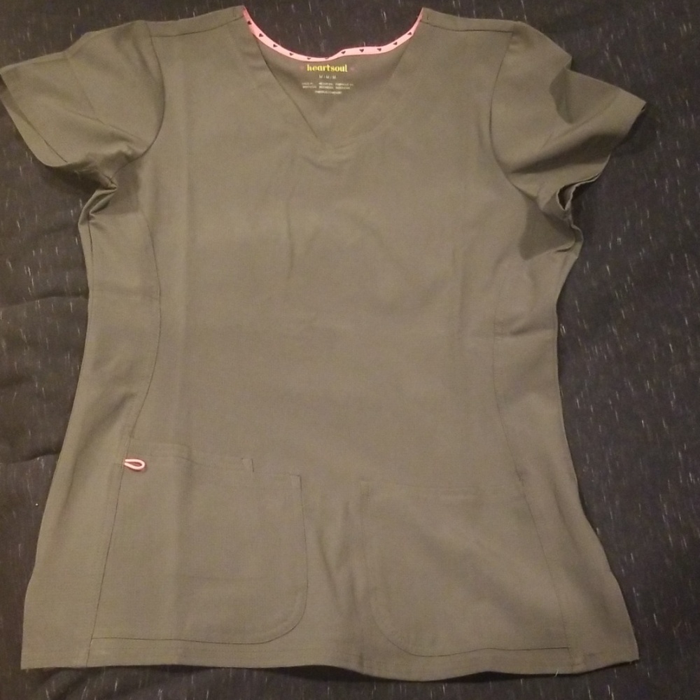 Heartsoul scrub top NWOT